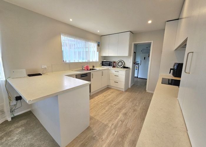  at 4 Poplar Grove, Whalers Gate, New Plymouth, Taranaki