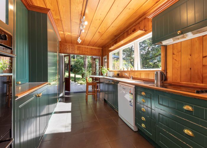  at 221 Laingholm Drive, Laingholm, Auckland