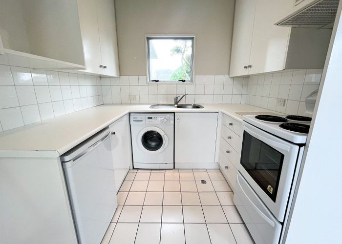  at 4/15  Peterborough Street, City Centre, Christchurch City, Canterbury