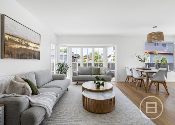  at 27 Sylvia Road, Hillcrest, Auckland