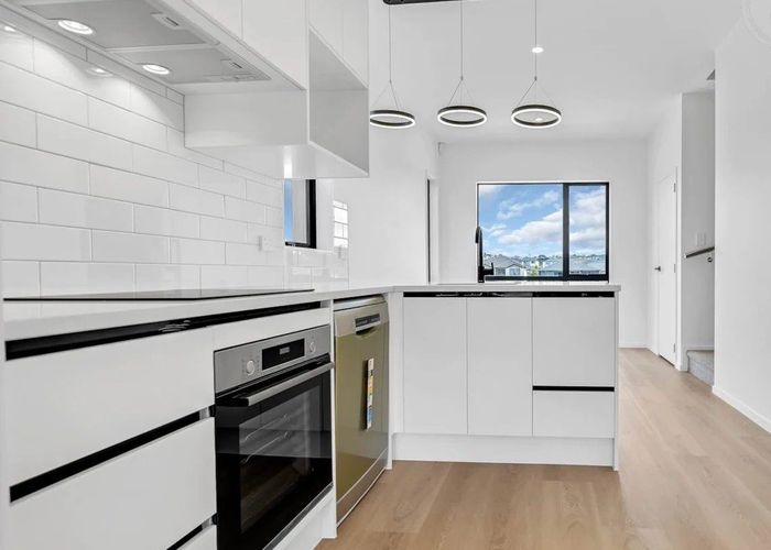  at 48 Whakatupu Road, Flat Bush, Manukau City, Auckland