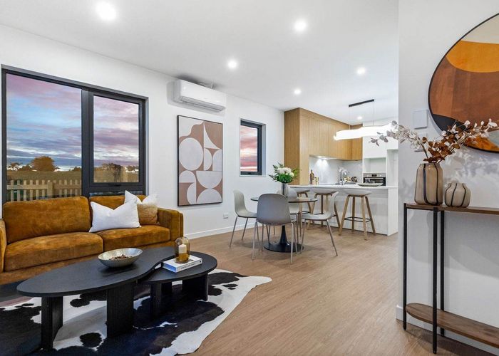  at 212 Henwood Road, Westgate, Waitakere City, Auckland