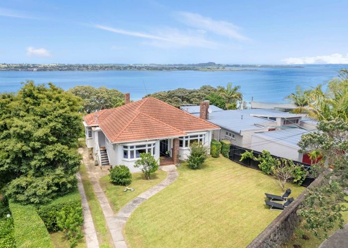  at 54 Seacliffe Road, Hillsborough, Auckland