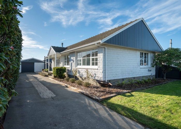  at 8 Denise Crescent, Hornby, Christchurch City, Canterbury