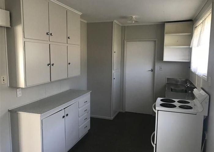  at 15 Geoffrey Place, Mangere, Manukau City, Auckland