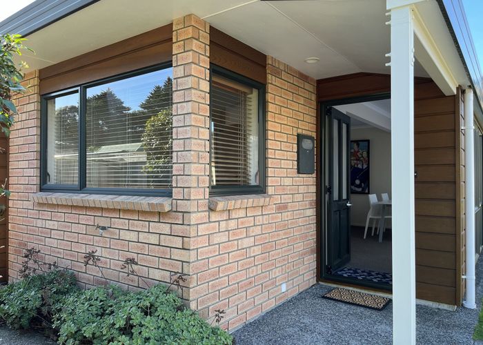  at 42/42 Main Road, Tawa, Wellington, Wellington