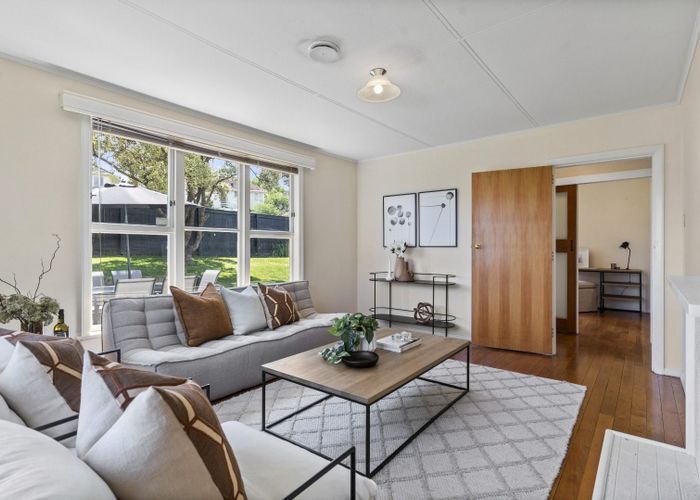  at 9 Leybourne Circle, Glen Innes, Auckland
