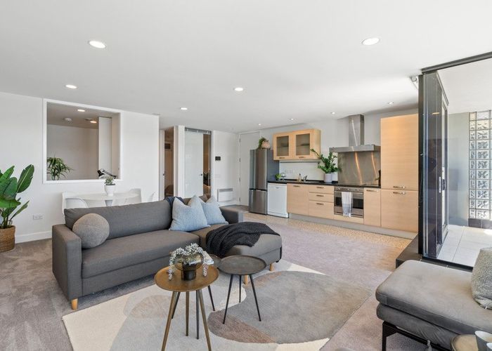  at 2/61 Maupuia Road, Maupuia, Wellington