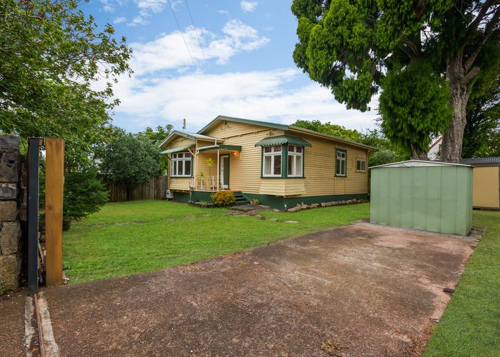  at 8 Oakley Avenue, Waterview, Auckland