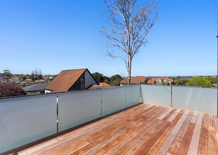  at 394 East Coast Road, Sunnynook, North Shore City, Auckland