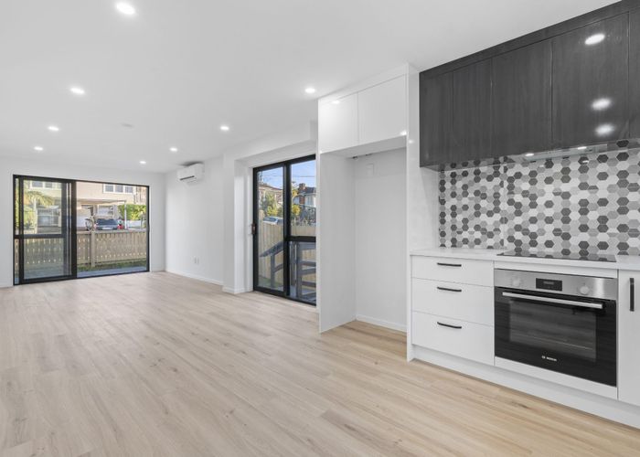  at 15 Dreadon Road, Manurewa, Manukau City, Auckland