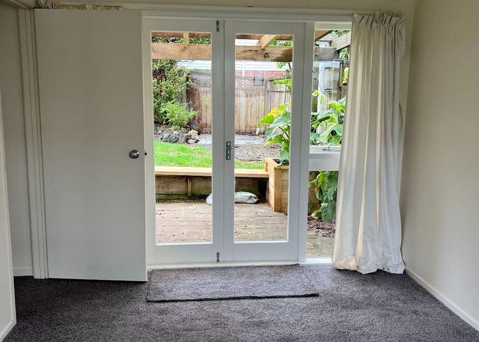  at 1//136 St Johns Road, Saint Johns, Auckland