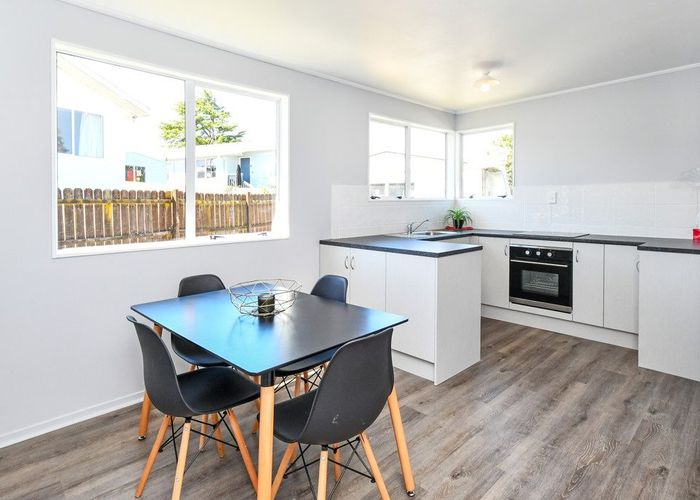  at 2/18 Silver Creek Road, Weymouth, Manukau City, Auckland