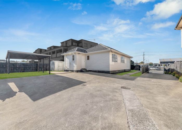  at 313 Great South Road, Manurewa, Manukau City, Auckland