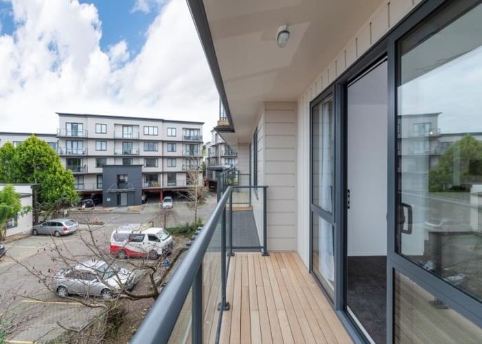  at 82 Mountain Road, Epsom, Auckland