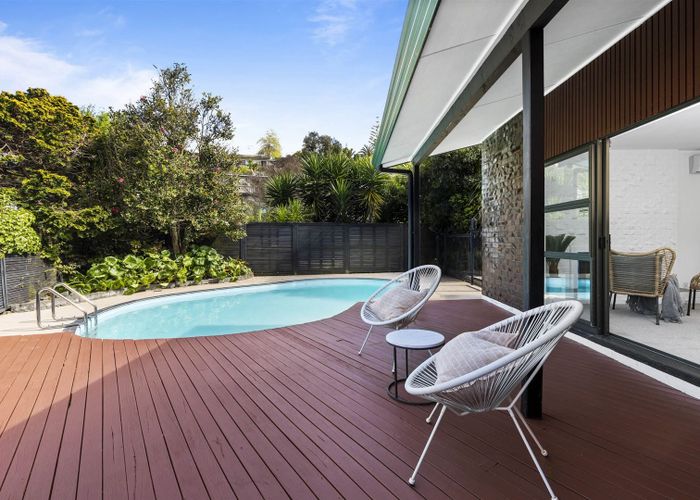 Free property data for 65 Stapleford Crescent, Browns Bay, Auckland