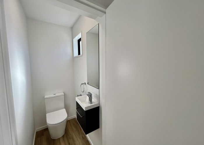  at 2/176 Hastings Street East, Waltham, Christchurch City, Canterbury