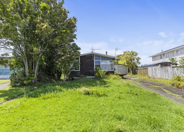  at 5 Barnfield Place, Glendene, Auckland