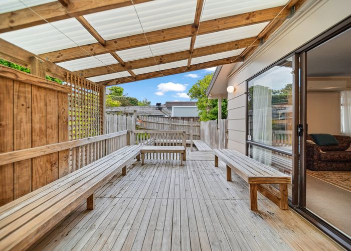  at 2/28 Gosford Drive, Botany Downs, Auckland