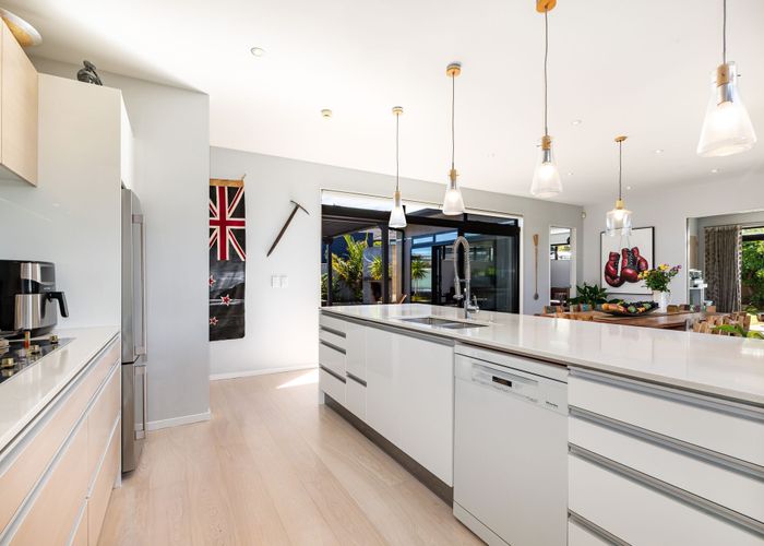  at 11 Sumner Terrace, Aotea, Porirua, Wellington