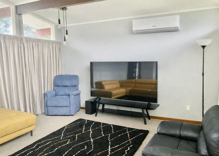  at 21 Riverpark Cres, Henderson, Waitakere City, Auckland