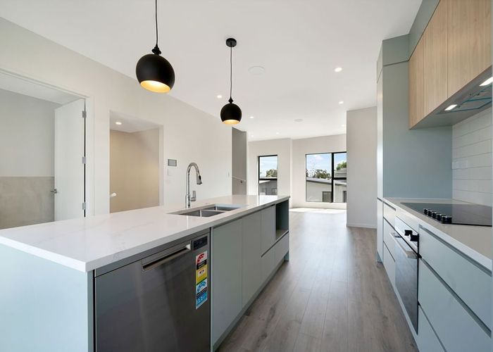  at 5/107 Hobsonville Road, West Harbour, Waitakere City, Auckland