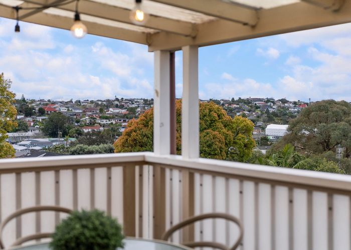  at 1/3 Lynngate Place, Hillcrest, North Shore City, Auckland