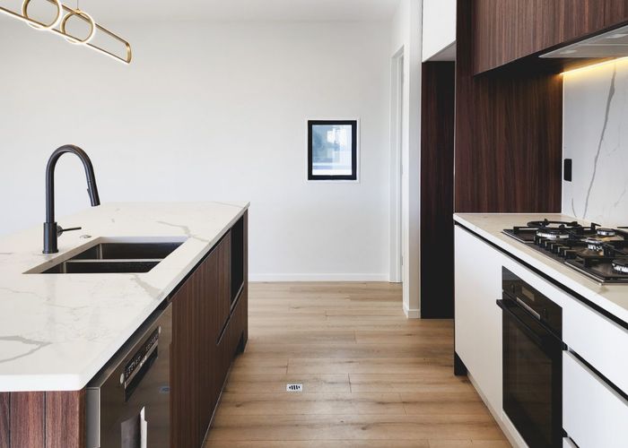  at 2 Embling Place, Eastern Beach, Manukau City, Auckland