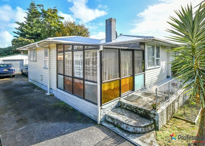  at 35 Ashgrove Road, Mangere, Auckland