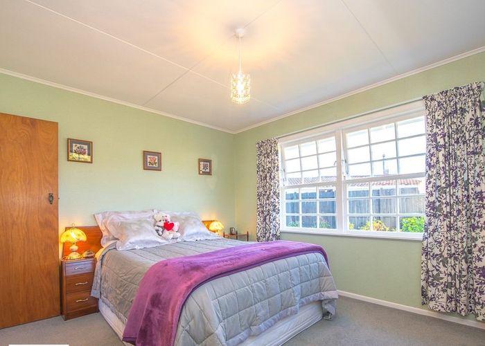  at 35 Mountbatten Grove, Clouston Park, Upper Hutt