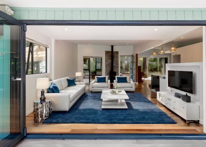  at 44 Hollywood Ave, Titirangi, Waitakere City, Auckland