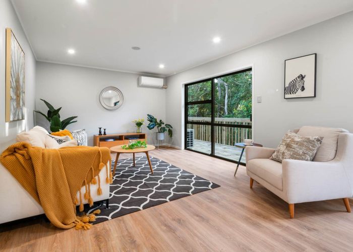  at 2/24 Windy Ridge Road, Glenfield, North Shore City, Auckland