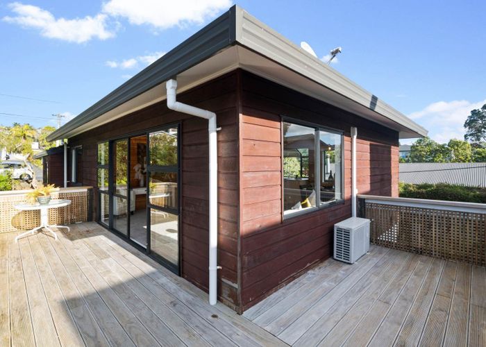  at 2/15 Glenvar Road, Torbay, North Shore City, Auckland