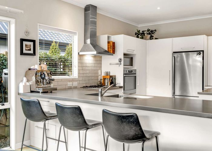  at 42 Manapouri Cres, Hokowhitu, Palmerston North, Manawatu / Whanganui