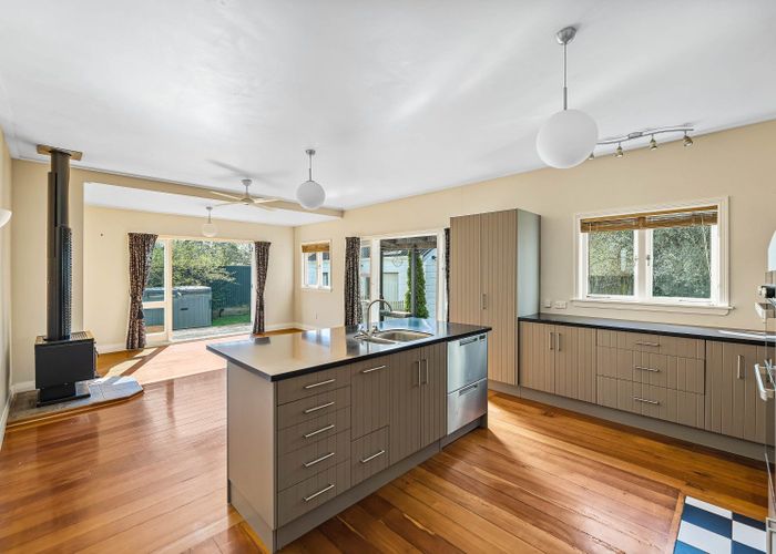  at 15 Myrtle Street, Hamilton East, Hamilton