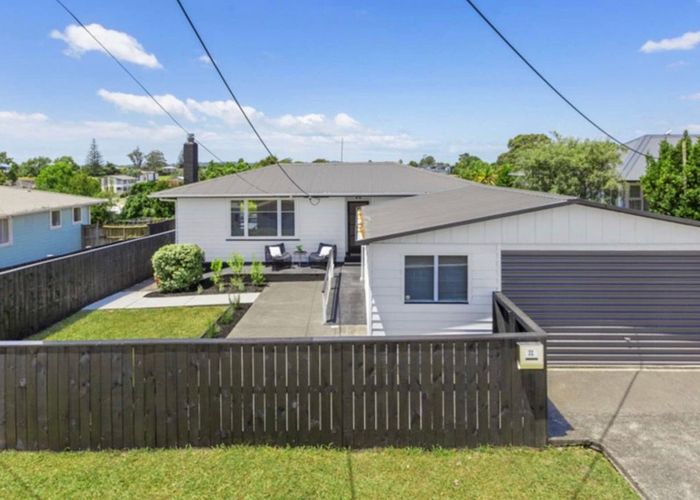  at 32 Neil Avenue, Te Atatu Peninsula, Waitakere City, Auckland
