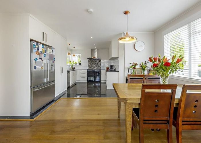  at 3 Gifford Road, Papatoetoe, Auckland