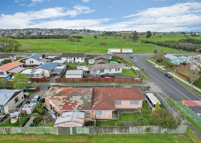 at 9 Inverell Avenue, Wiri, Auckland