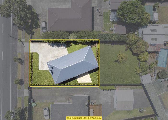  at 33 Mountain Road, Mangere Bridge, Auckland