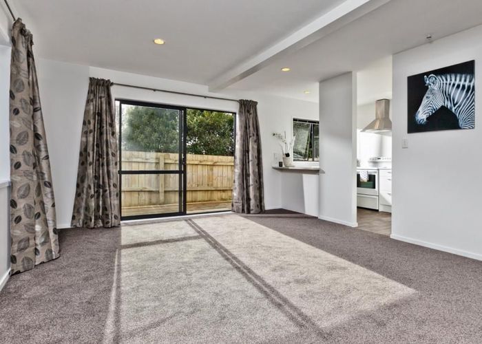  at 1/5 Kilham Avenue, Northcote, North Shore City, Auckland
