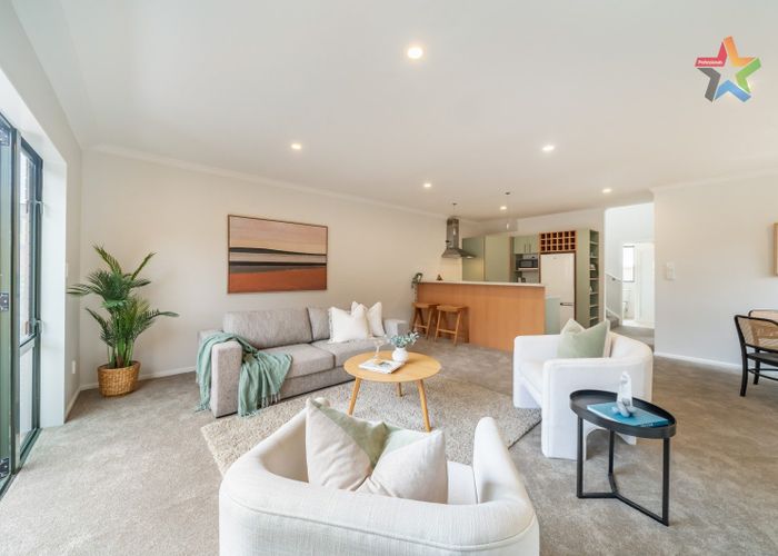  at 8 Futuna Close, Karori, Wellington