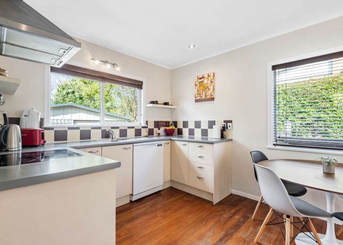  at 32 Konini Road, Titirangi, Auckland