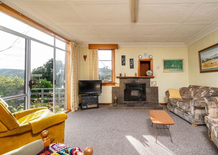  at 18 Beaconsfield Road, Portobello, Dunedin