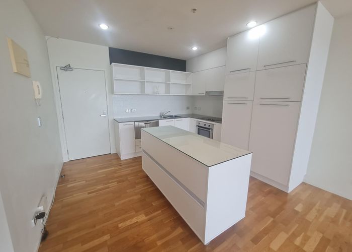  at 603/30 Beach Road, Auckland Central, Auckland
