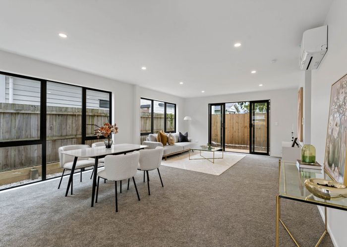  at 4/15 Holland Avenue, Point England, Auckland City, Auckland