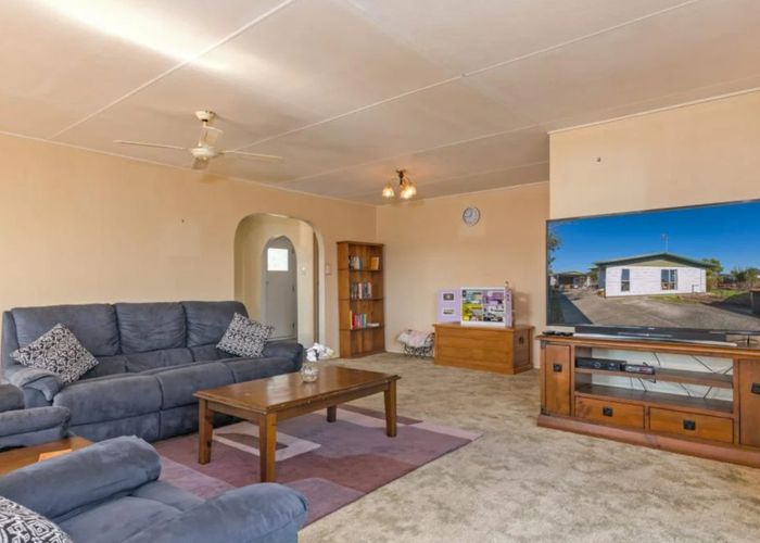  at 38 Acacia Street, Kelvin Grove, Palmerston North, Manawatu / Whanganui