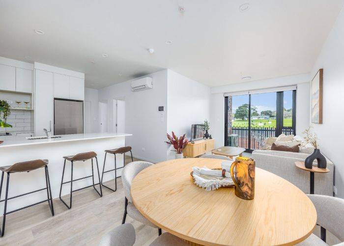  at 2/1 Reiputa Lane, Mount Wellington, Auckland City, Auckland