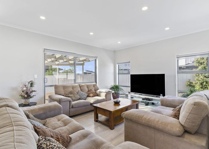  at 88 Twin Parks Rise, Papakura, Papakura