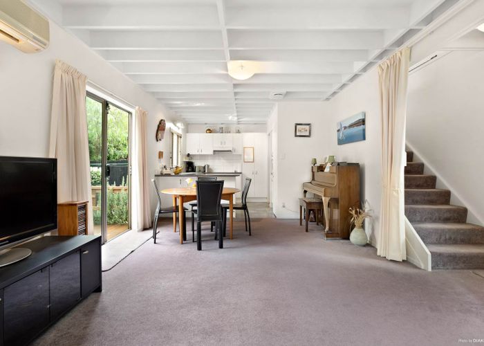  at 2/44 Waiau Street, Torbay, Auckland