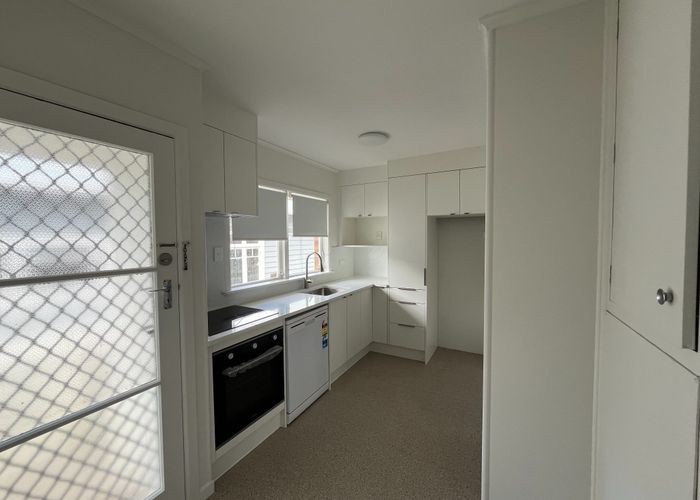  at 2/18 Tawa Road, Onehunga, Auckland City, Auckland